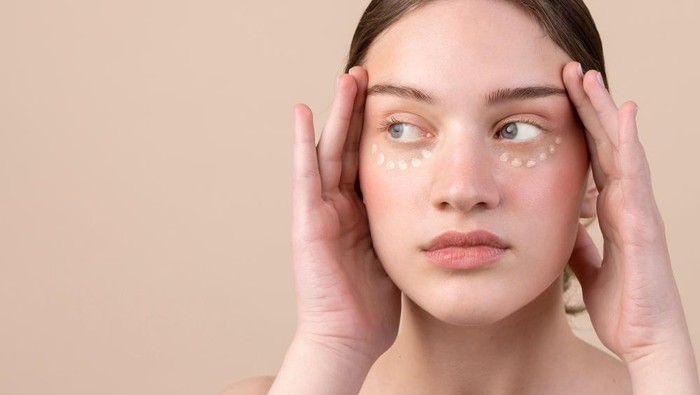 img-title BeauPicks: 6 Rekomendasi Eye Cream untuk Atasi Mata Panda
