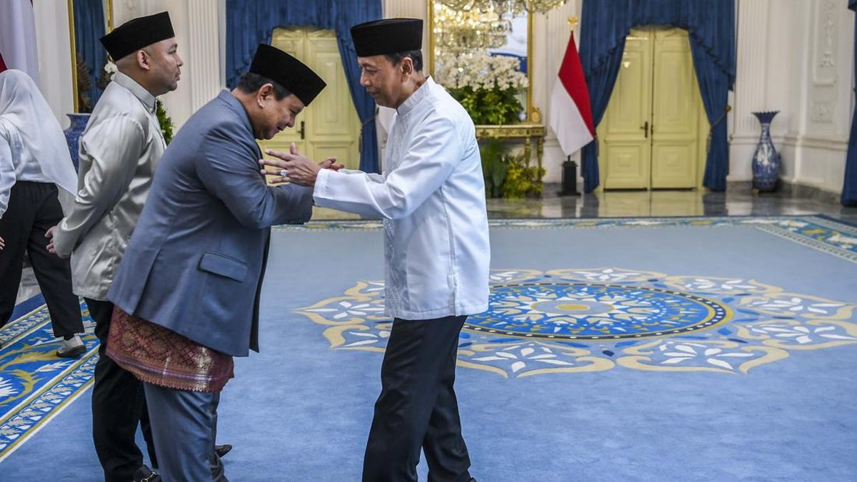 Prabowo Beri Wiranto Tanda Kehormatan Bintang Republik Indonesia Utama