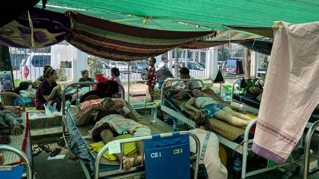 Myanmar akan mengheningkan cipta pada Selasa (1/4) untuk menghormati para korban gempa bumi yang telah menewaskan lebih dari 2.000 orang.