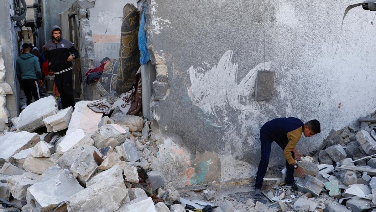 FOTO: Tangis Muslim Gaza Digempur Israel kala Idulfitri