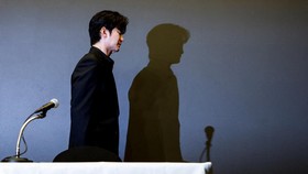 Agensi Kim Soo-hyun Lanjut Laporkan Dugaan Pencemaran Nama Baik