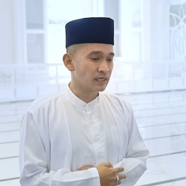 Ruben Onsu Cerita Momen Salat Idulfitri Pertama, Nyaris Ditinggal Ivan Gunawan