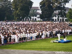 Desak-desakan Usai Salat Id di Gasibu, 6 Warga Jadi Korban Copet