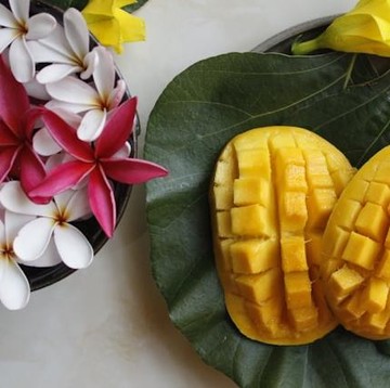 5 Makanan yang Tidak Boleh Dikonsumsi Bersamaan dengan Mangga