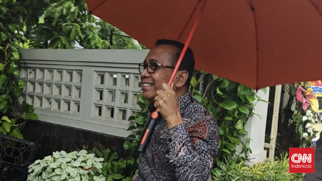 Pratikno Temui Jokowi di Solo