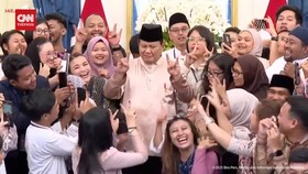 VIDEO: Momen Prabowo Belajar Tren Velocity Bareng Awak Media