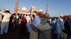 FOTO: Gempita Idulfitri Umat Muslim dari Berbagai Penjuru Dunia