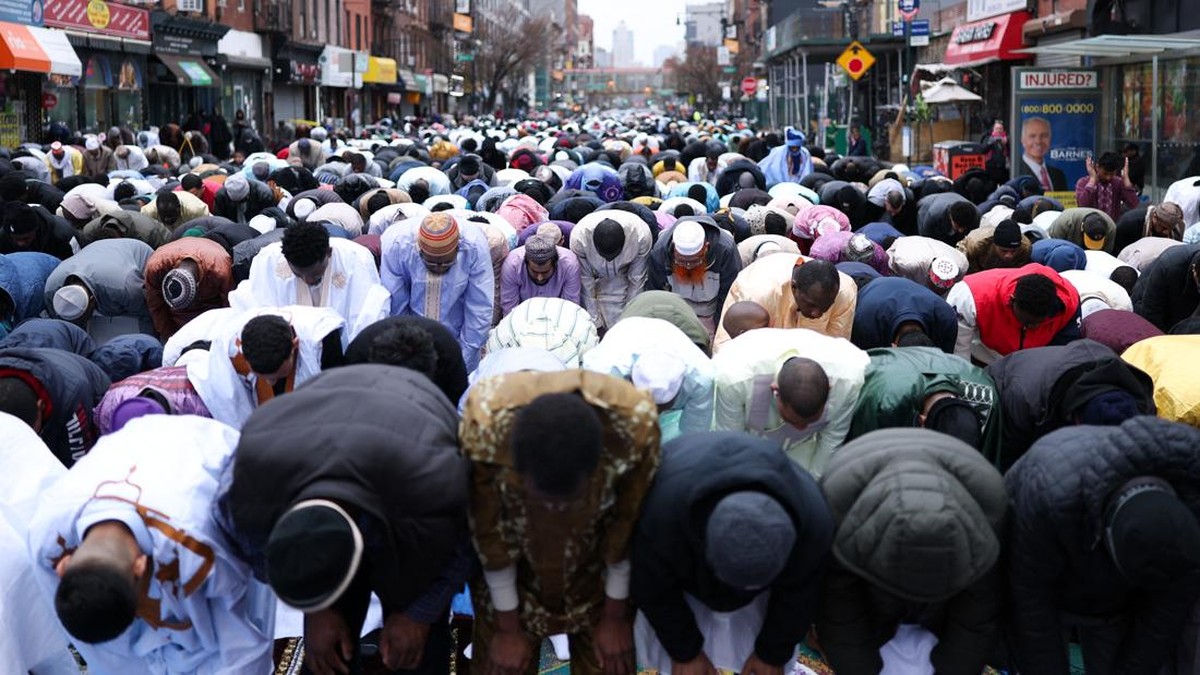 FOTO: Gempita Idulfitri Umat Muslim dari Berbagai Penjuru Dunia