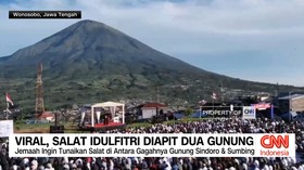 VIDEO: Viral, Salat Idulfitri Diapit Dua Gunung