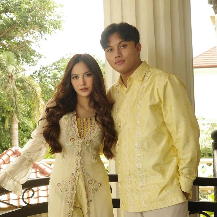 <p>Mahalini Raharja menikah dengan Rizky Febian pada Mei  2024. Keduanya pun melaksanakan Idul Fitri pertamanya sebagai pasangan suami istri, sekaligus orang tua. "<em>Minal aidin wal faidzin</em>, maaf lahir batin semuanya," papar penyanyi yang akrab disapa Lini ini. (Foto: Instagram: @mahaliniraharja)</p>