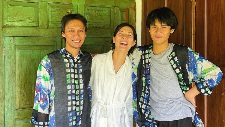 Eross Candra dan Mertua Bule