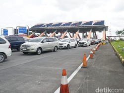 Exit Tol Bandar Ditutup Imbas Kepadatan di Jalur Arteri Jombang ke Kediri