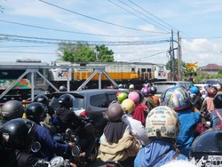 Lebaran Kedua, Jalur Arteri Jombang-Kediri Terjadi Antrean hingga 1,5 KM