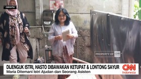 VIDEO: Dijenguk Istri, Hasto Dibawakan Ketupat & Lontong Sayur