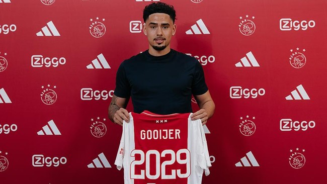 Bintang muda Ajax Amsterdam, Tristan Gooijer, disebut-sebut akan menjadi pemain naturalisasi terbaru Timnas Indonesia. Berikut profil Tristan Gooijer.