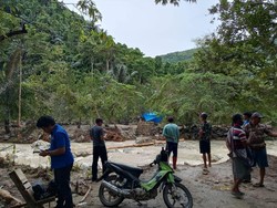 Jembatan Desa Pasampang Kolut Putus Diterjang Banjir, 115 KK Terisolir