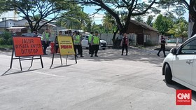 Anyer Padat Wisatawan, Jalan Buka-Tutup Sejak Jalur Lingkar Selatan
