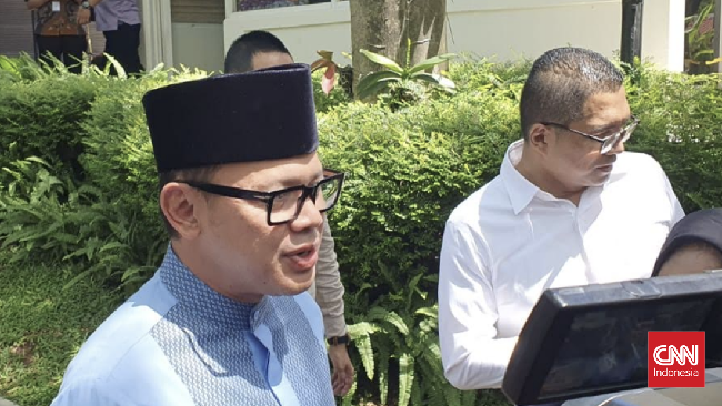 Kemendagri mengingatkan seluruh pegawai negeri sipil (PNS) untuk datang tepat waktu di hari pertama kerja usai cuti Lebaran pada 8 April mendatang.