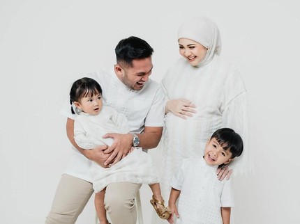 Melahirkan Anak Ketiga karena 'Kebobolan', Kesha Ratuliu Putuskan KB Steril