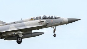 FOTO: Respons Latihan Militer China, Taiwan Kirim Patroli Jet Tempur