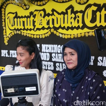 Olivia Zalianty Kenang Sosok Ray Sahetapy Sebagai Guru Tanpa Pamrih