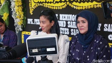 Olivia Zalianty Kenang Sosok Ray Sahetapy Sebagai Guru Tanpa Pamrih