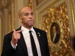 Rekor! Senator AS Pidato Selama 25 Jam Nonstop untuk Kritik Donald Trump