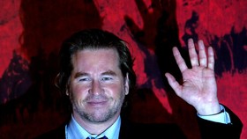Val Kilmer, Sang Bruce Wayne yang Lahir dan Besar di Hollywood