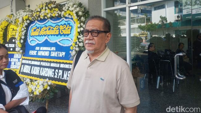 Sempat Jenguk Ray Sahetapy, Deddy Mizwar: Ingatannya Mulai Hilang