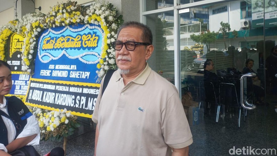 Deddy Mizwar Deddy Mizwar saat ditemui di RSPAD.