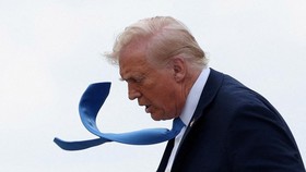 Balas Perang Tarif Trump, Uni Eropa Akan 'Serang' Layanan Daring AS