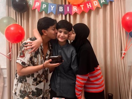 Fairuz A Rafiq Tulis Pesan Haru di Hari Ultah ke-13 King Faaz, Simak 5 Potret Momennya