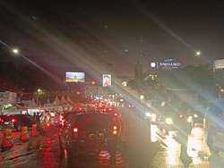 Rekayasa One Way Berakhir, Lalu Lintas Menuju Puncak Bogor Padat Malam Ini