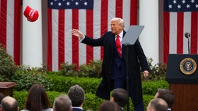 Alasan Trump Picu Perang Dagang: Kawan Lebih Buruk dari Lawan