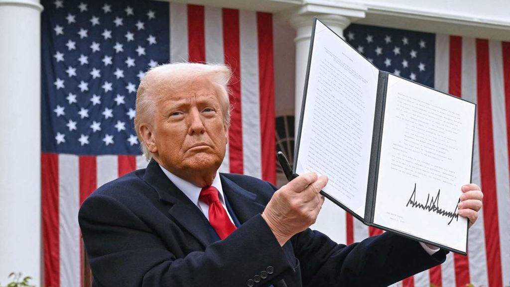 Pengadilan AS Izinkan Tarif Global Trump Berlaku untuk Sementara