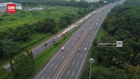 VIDEO: Begini Situasi Tol Jakarta Cikampek dari Udara Kamis Pagi