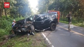 VIDEO: Tabrakan 3 Mobil di Hutan Baluran Situbondo, 15 Korban Terluka