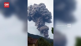VIDEO: Gunung Marapi Erupsi, Dentuman Terdengar Hingga 30 KM
