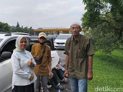 Cuaca Adem Bikin Keluarga dari Karawang Datang ke Bandung untuk Berwisata