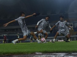 Badai Cedera di Persib, 2 Pemain Akademi Naik ke Tim Senior
