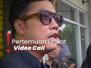 img-title Dennis Adhiswara Kenang Sosok Ray Sahetapy: Teman Nongkrong yang Asyik