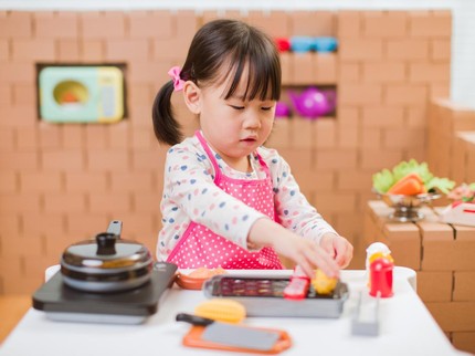 15 Ide Aktivitas Indoor & Outdoor Anak Usia 2 Tahun untuk Stimulasi Perkembangannya