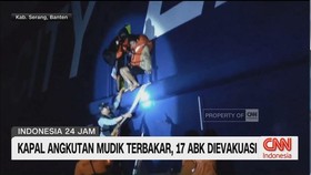 VIDEO: Kapal Angkutan Mudik Terbakar, 17 ABK Dievakuasi