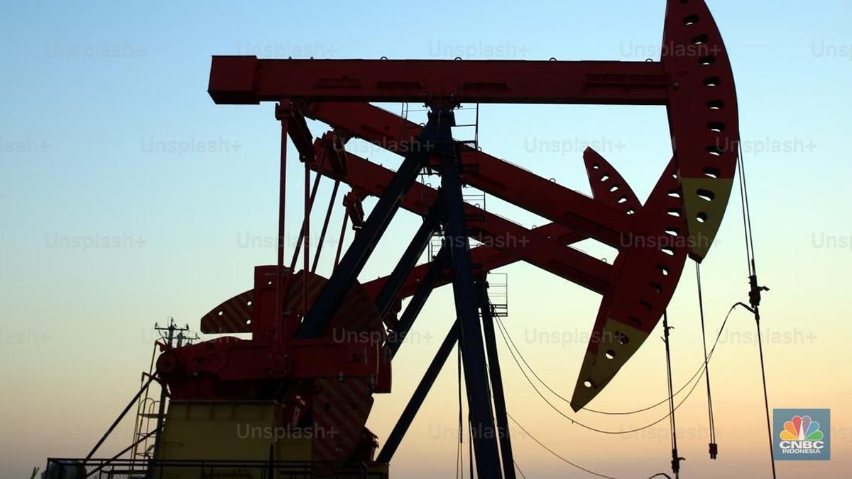 Harga Minyak Dunia Anjlok Lagi, Pasar Cemas Kelebihan Pasokan