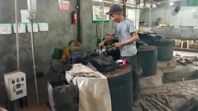 Pirolisis Sampah Jadi Solar: Laba Rp5.000/Liter, Modal Rp4.000
