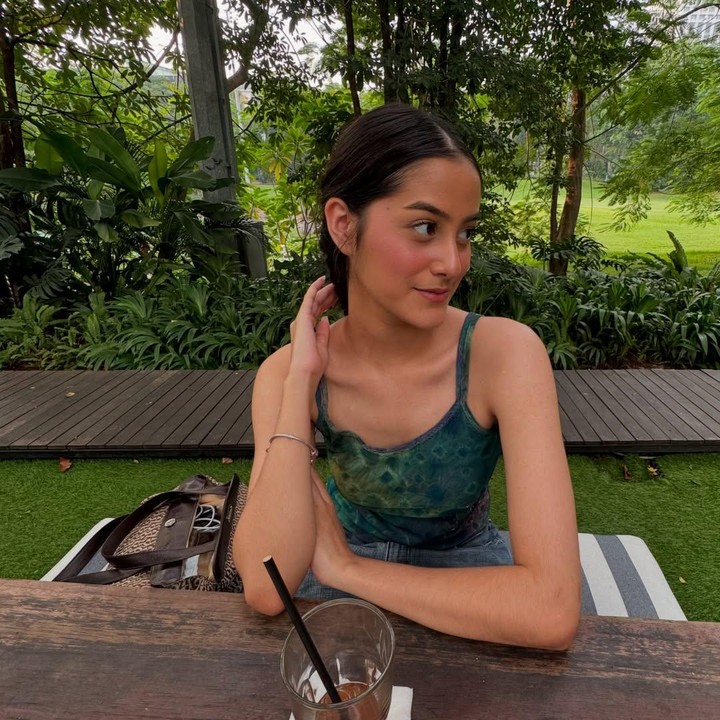 <p>Nama Raia sendiri sering diperbincangkan oleh netizen. Bukan tanpa alasan, hal ini karena ia mulai dikenal sebagai model profesional. (Foto: Instagram: @raiawahab)</p>