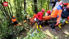 VIDEO: Mau Silaturahmi ke Keluarga, 1 Keluarga Tewas Tertimbun Longsor
