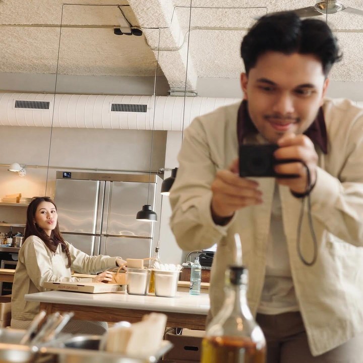 <p>Melalui unggahan di Instagram, Aaliyah dan Thariq membagikan momen <em>babymoon</em> ini. Thariq mengungkap perasaan bahagianya bisa menghabiskan waktu bersama sang istri jelang kelahiran sang anak. "<em>Happy babymoon</em>, sayangku! Senang sekali bisa bersama sebelum Si Kecil lahir. Kamu akan menjadi ibu yang luar biasa!" tulisnya. (Foto: Instagram @aaliyah.massaid/ @thariqhalilintar)</p>