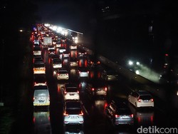 Lalin dari Bandung ke Jakarta Dialihkan Via Tol Japek II Selatan Malam Ini