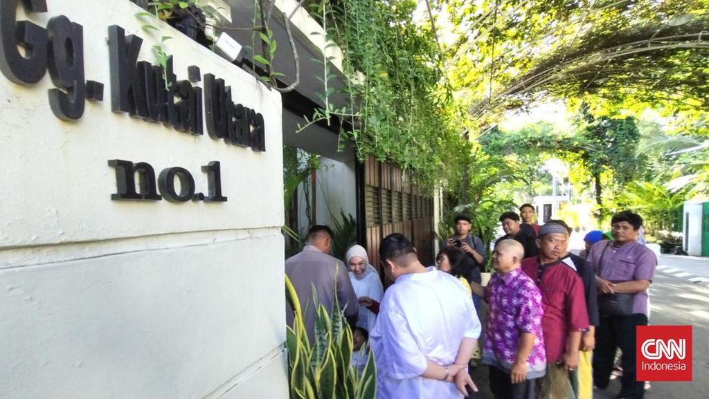 Kediaman Jokowi di Solo Diserbu Warga yang Ingin Bersilaturahmi